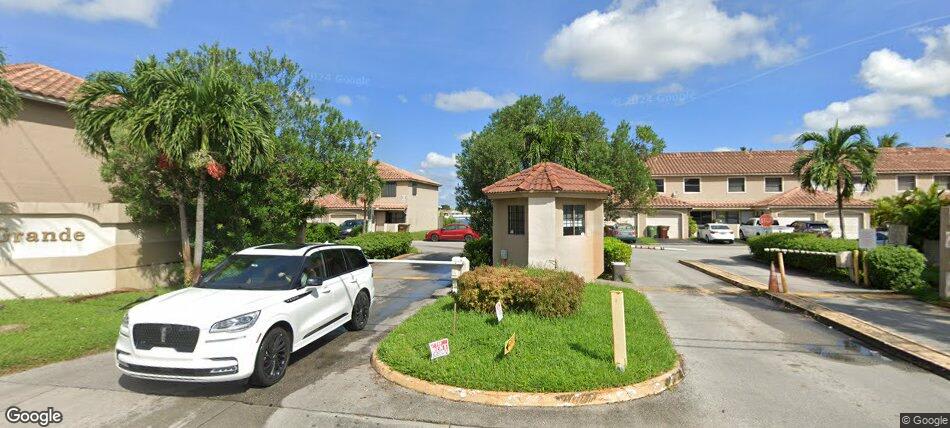 2521 West 64th Place