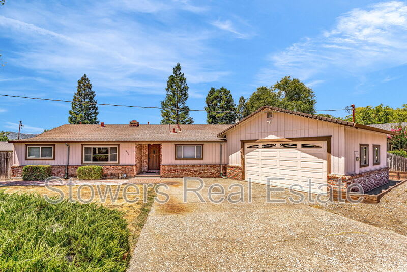 275 Cameo Dr