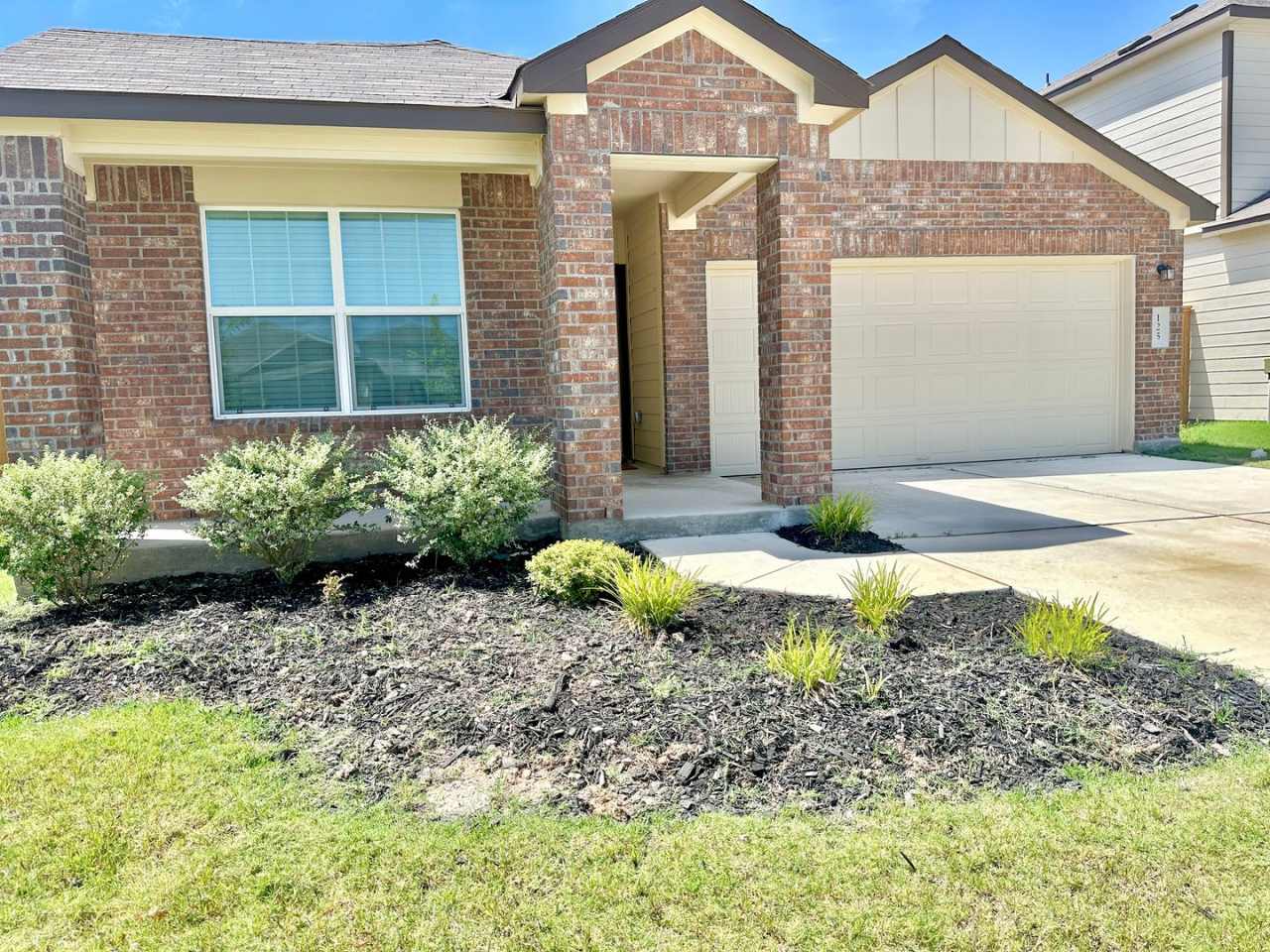 125 Perfect World Loop Jarrell, TX 76537