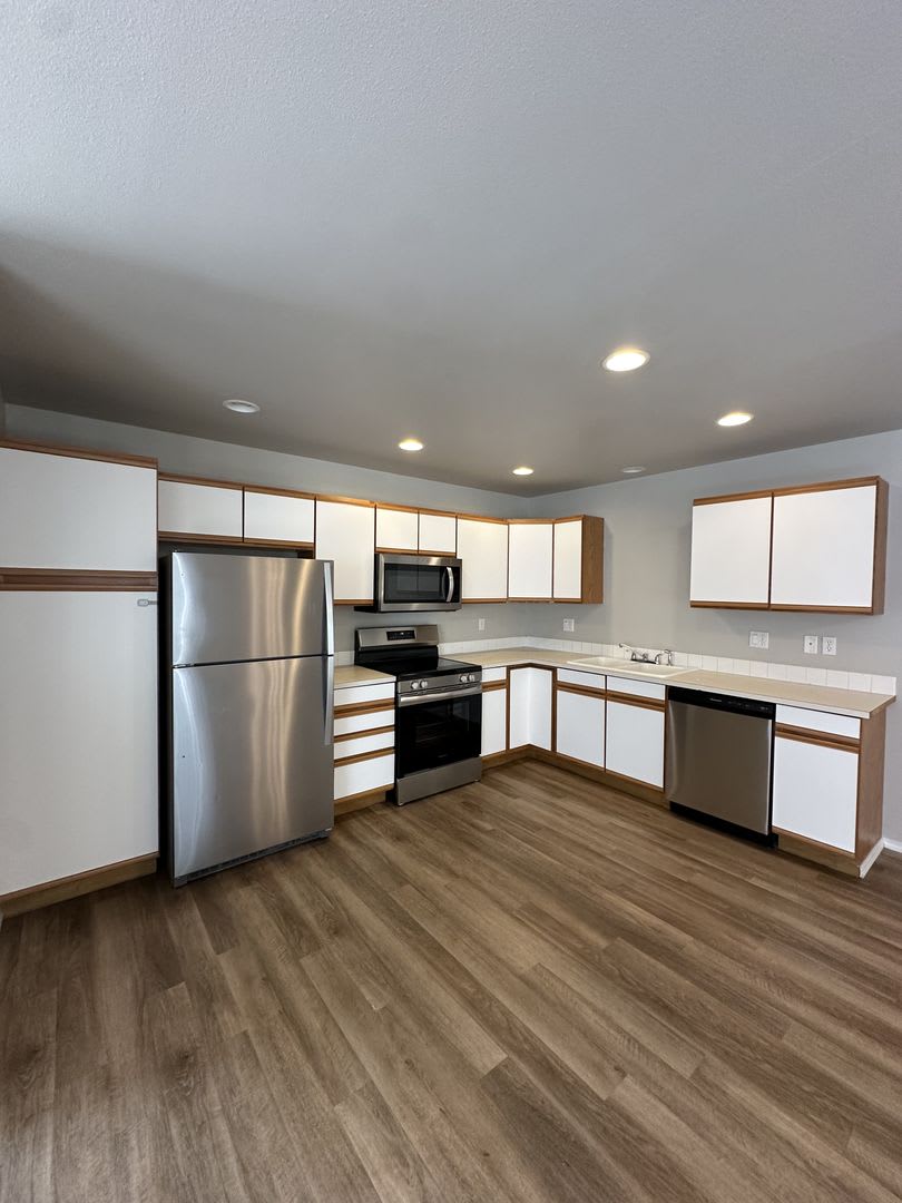 Canyon Triplex - 00000-CANYON-00