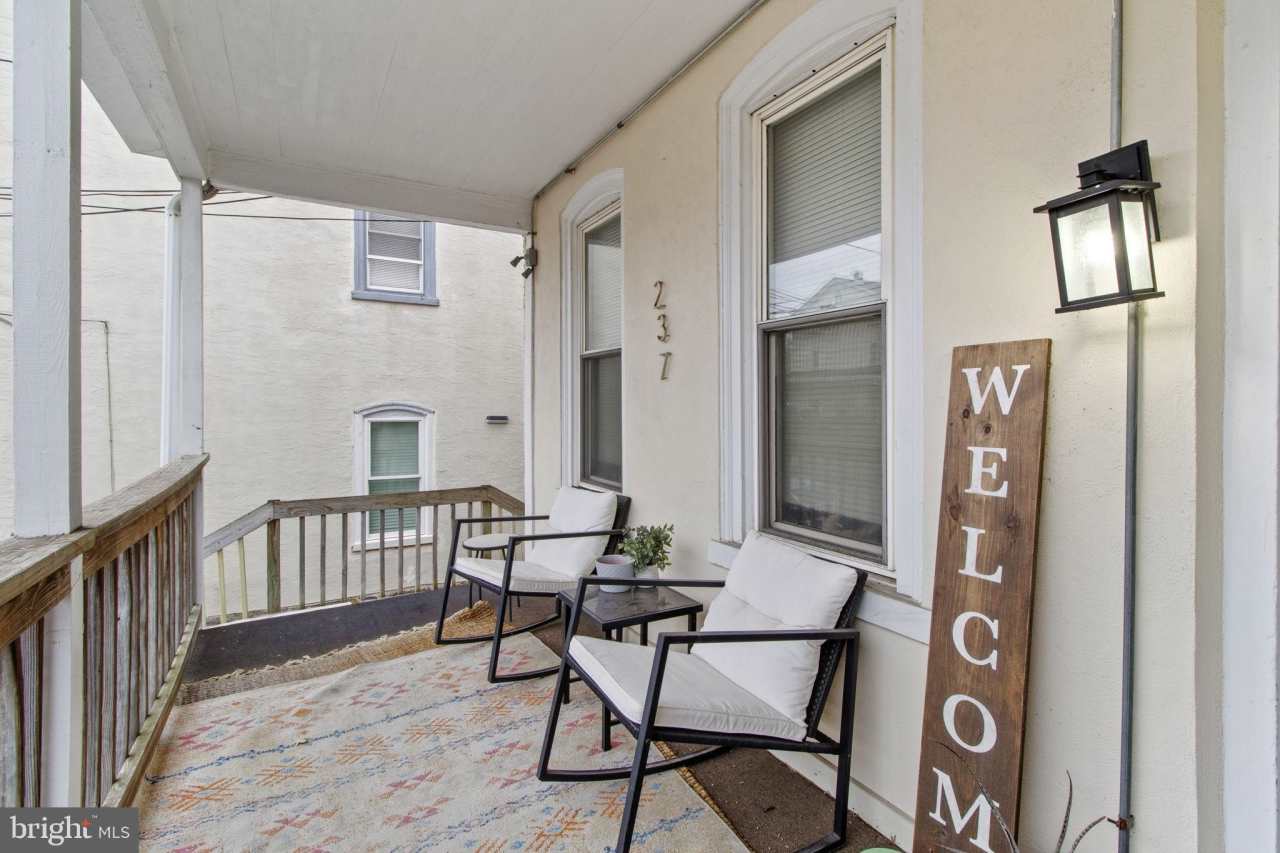 237 ROXBOROUGH Avenue unit: 2