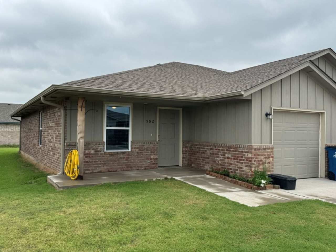 55 and up community! Flexible terms and easy application process, one small pet ok with additional deposit! Enjoy All appliances and no mowing!