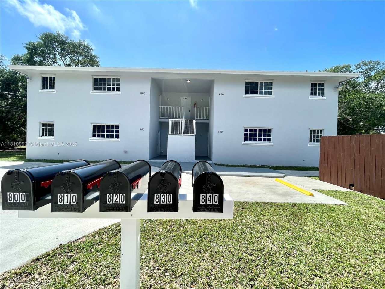 800 SW 10th Ave