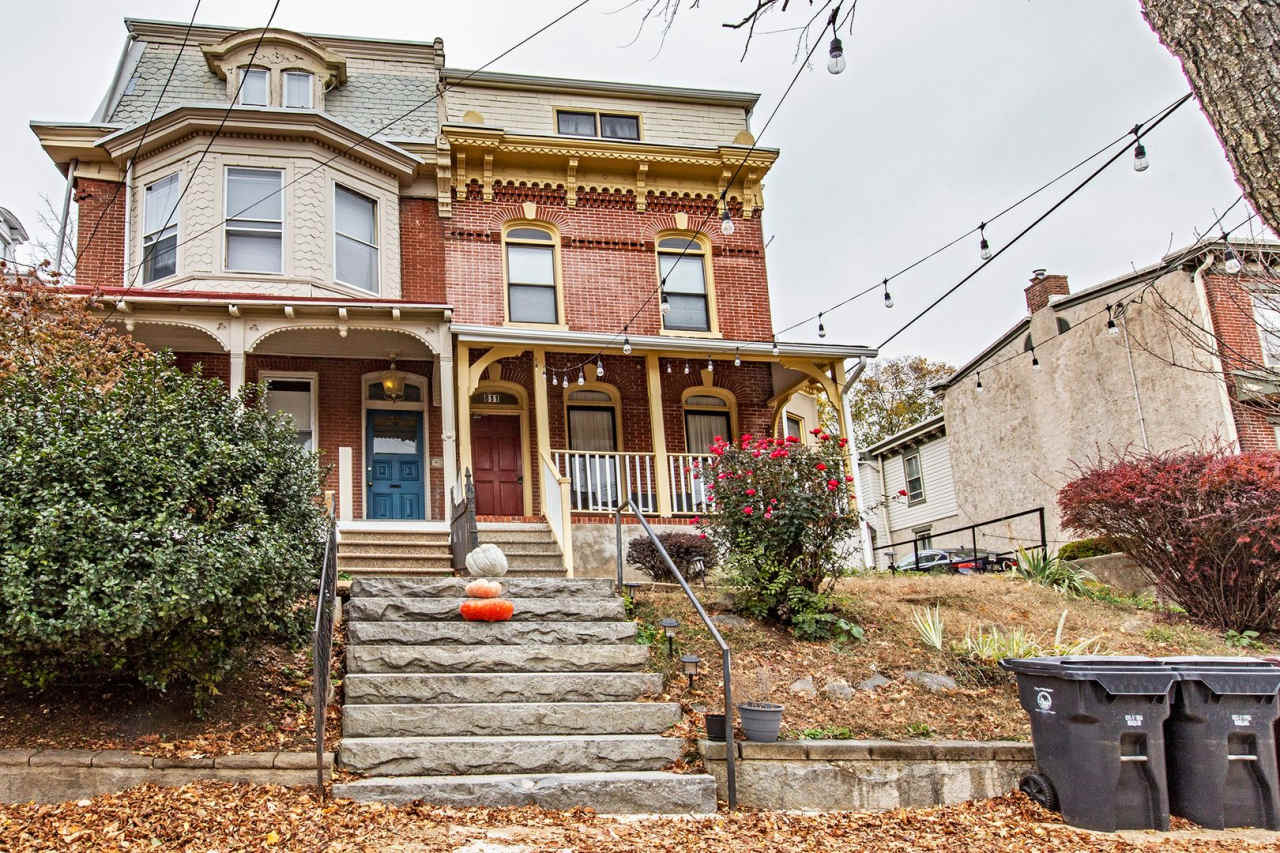 811 VAN BUREN St Apt 1