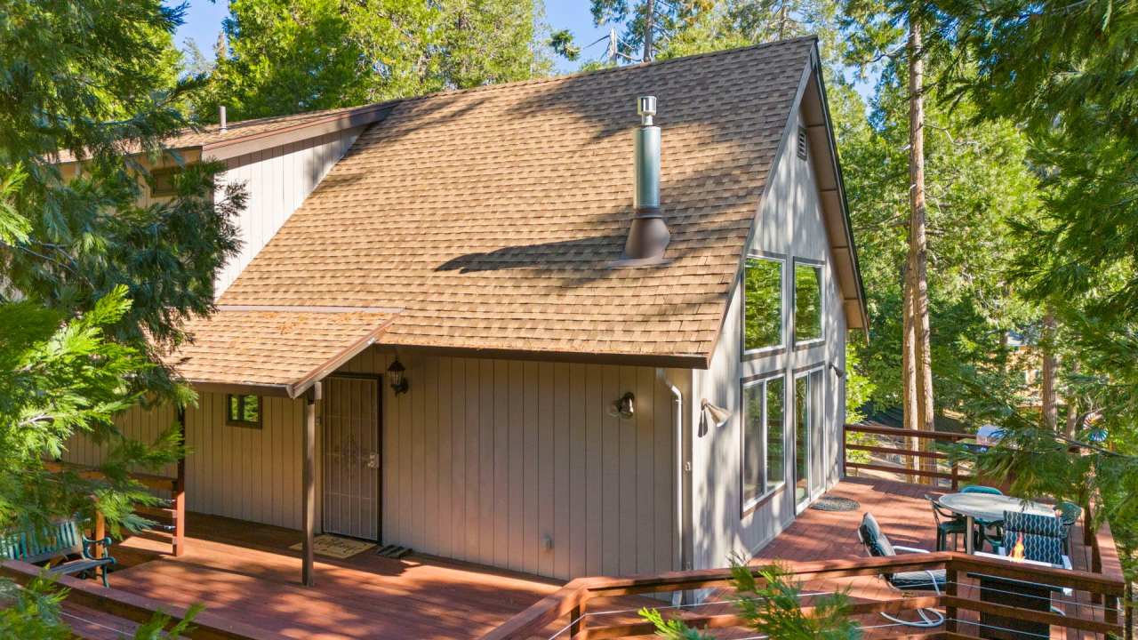 Fully Furnished 3 Bedroom Retreat in the Pines – Flexible 3–12 Month Lease