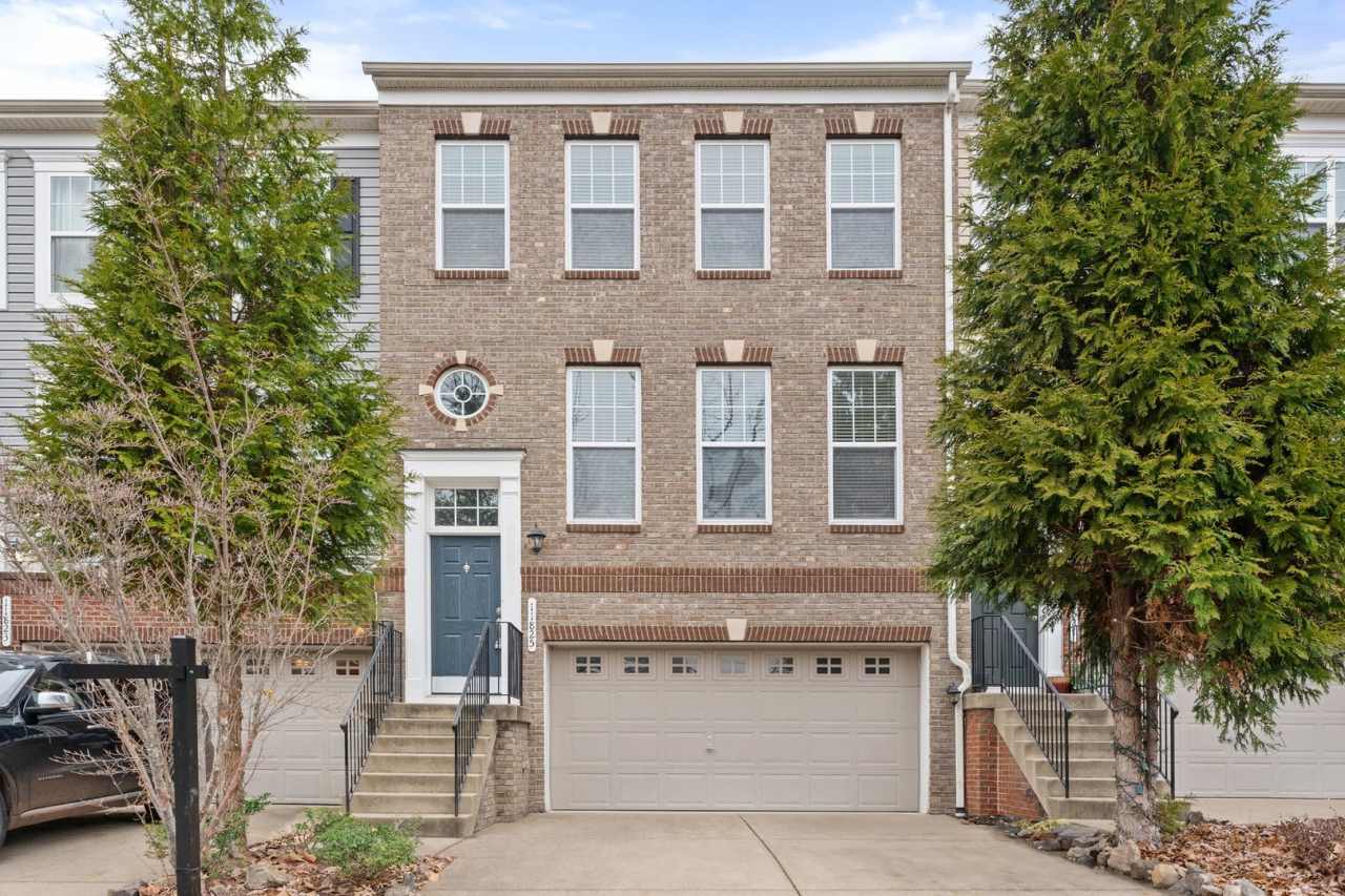 COMING SOON ! Showings begin April 7th. Spacious, bright 3 bed 3 1/2 bath townhome in Bristow!