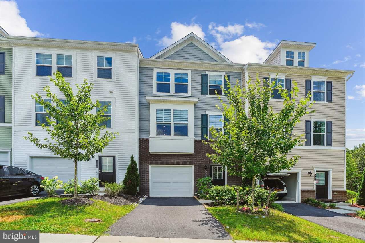 305 BARNWELL DRIVE