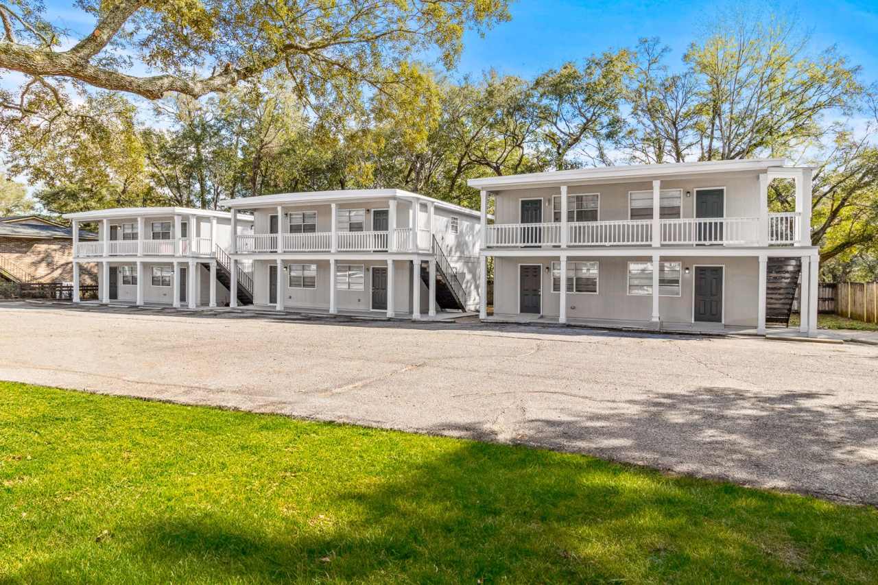 6631 Magnolia St. Milton, FL 32570, MOVE-IN SPECIAL, Waived $350 Cleaning Fee!!!!!