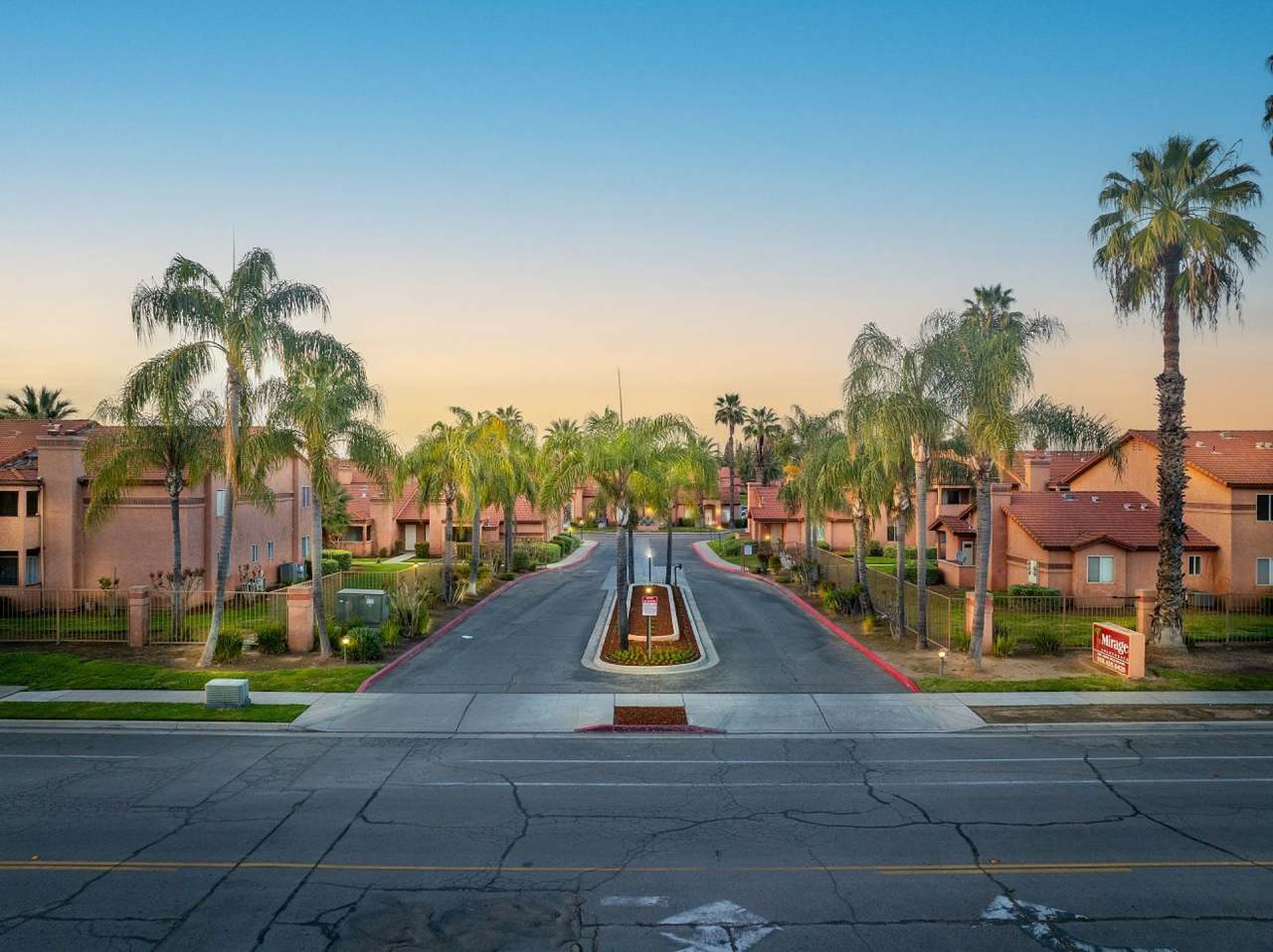 4504-4598 W Palo Alto Ave.