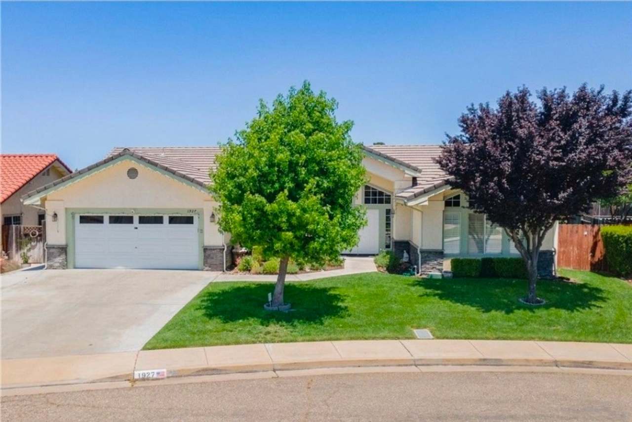 3 bedroom 2 Bath home with garage, yard and shed