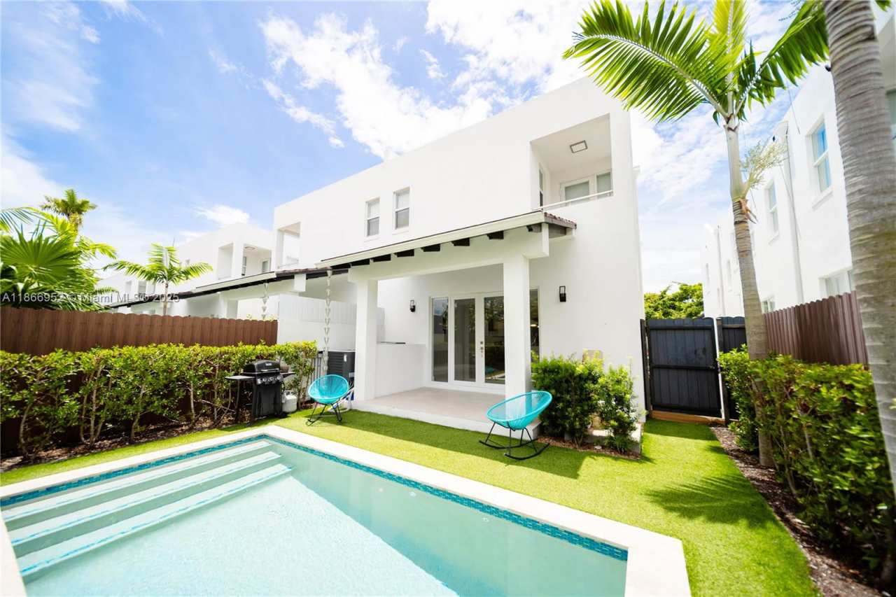 3653 Southwest 26th Street