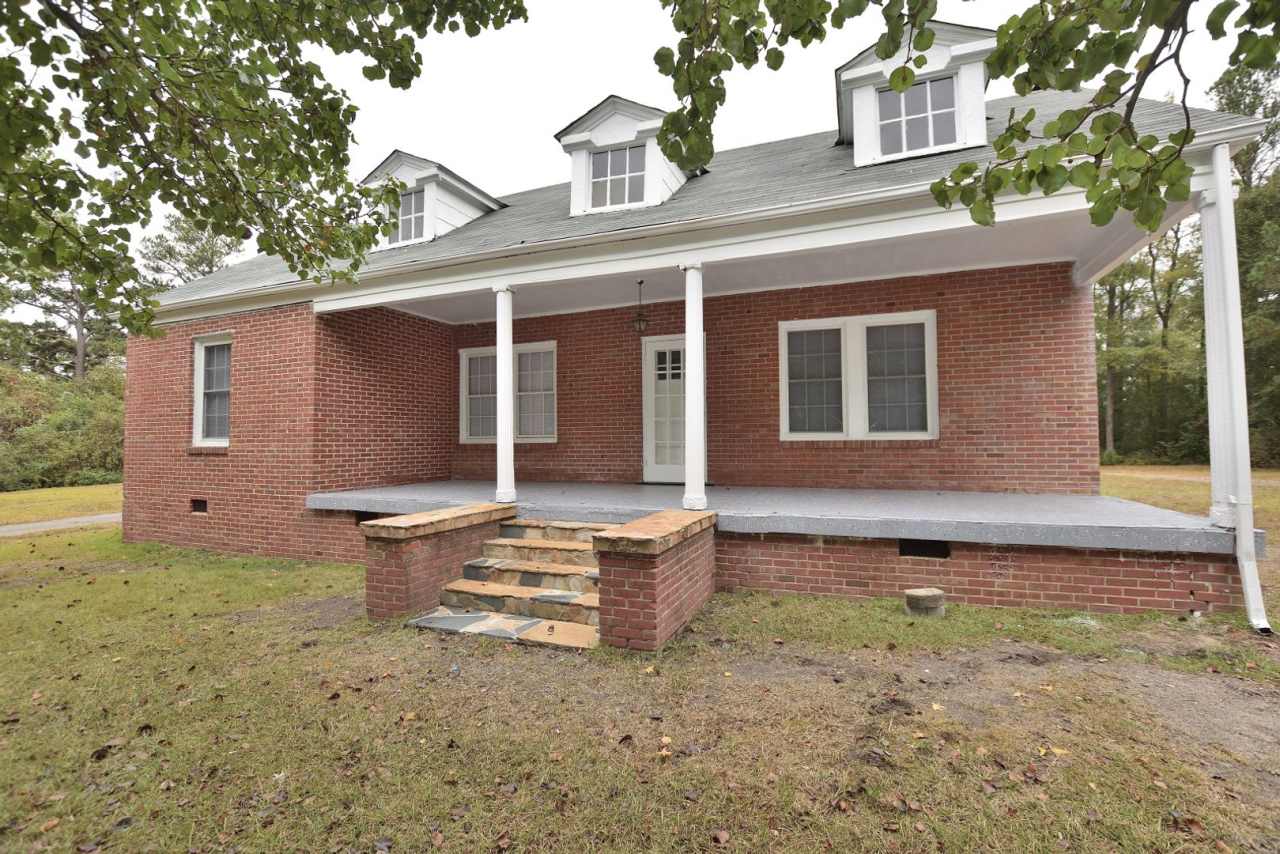 1760 Country Club Road