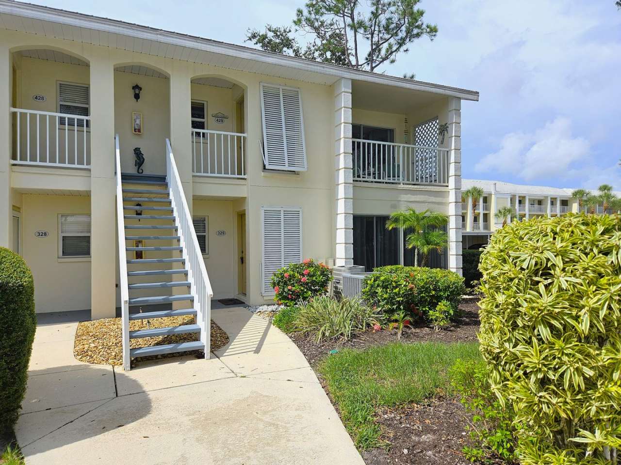 Charming First-Floor Condo in Plantation Golf and Country Club with a Community Pool Access!