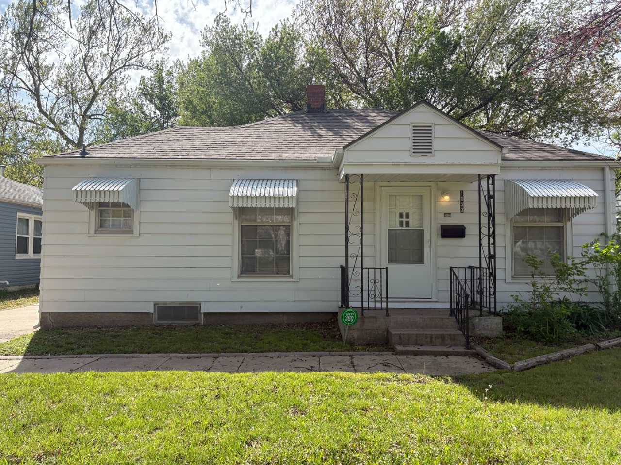 Beautiful 2 Bedroom 1 bath