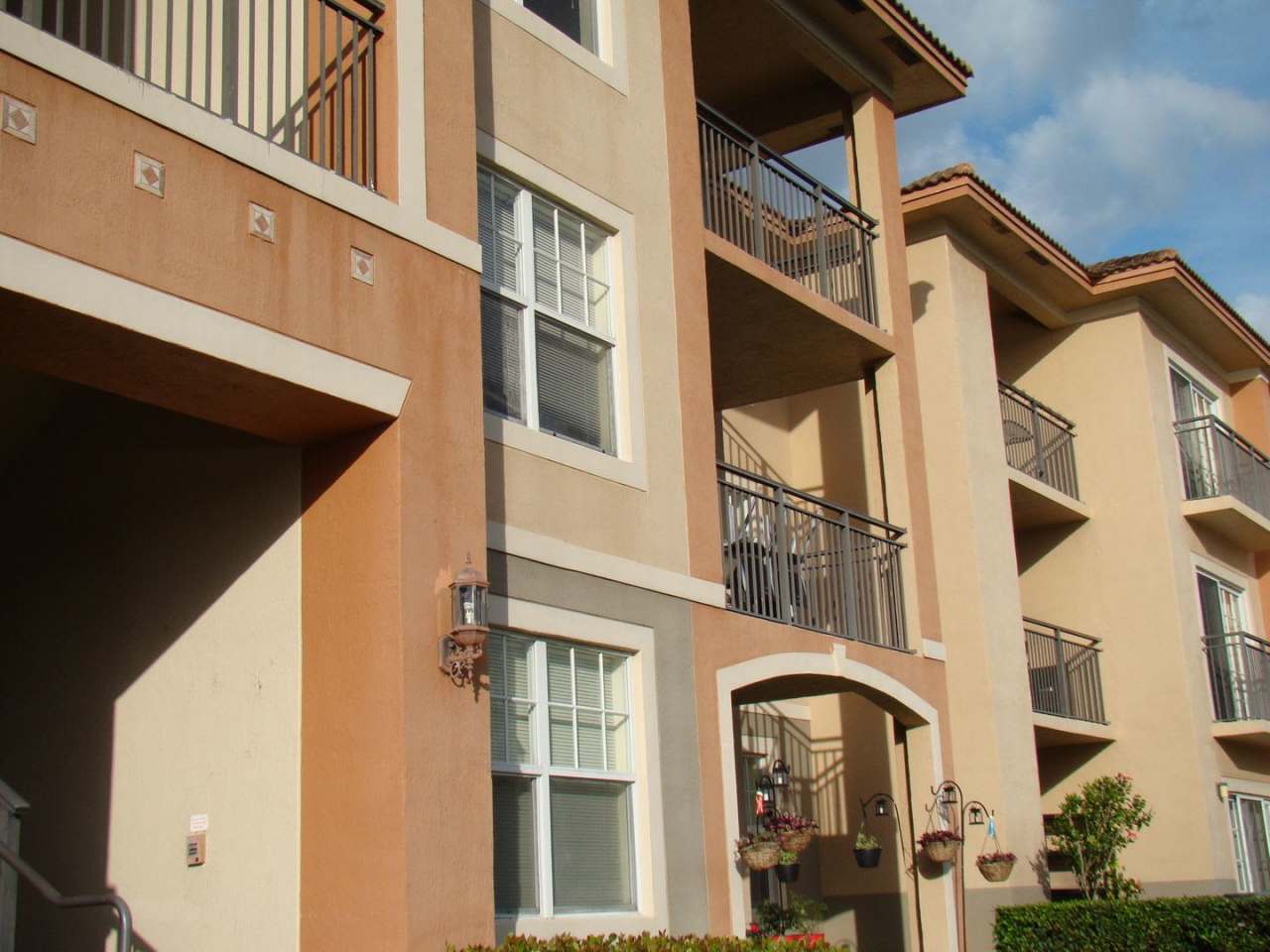 Unbeatable Prices in a Prime Location – Lease NOW$$