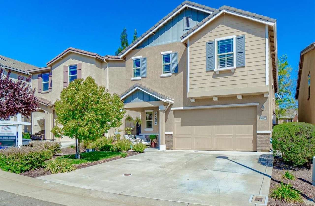 Amazing Folsom Home with SOLAR!