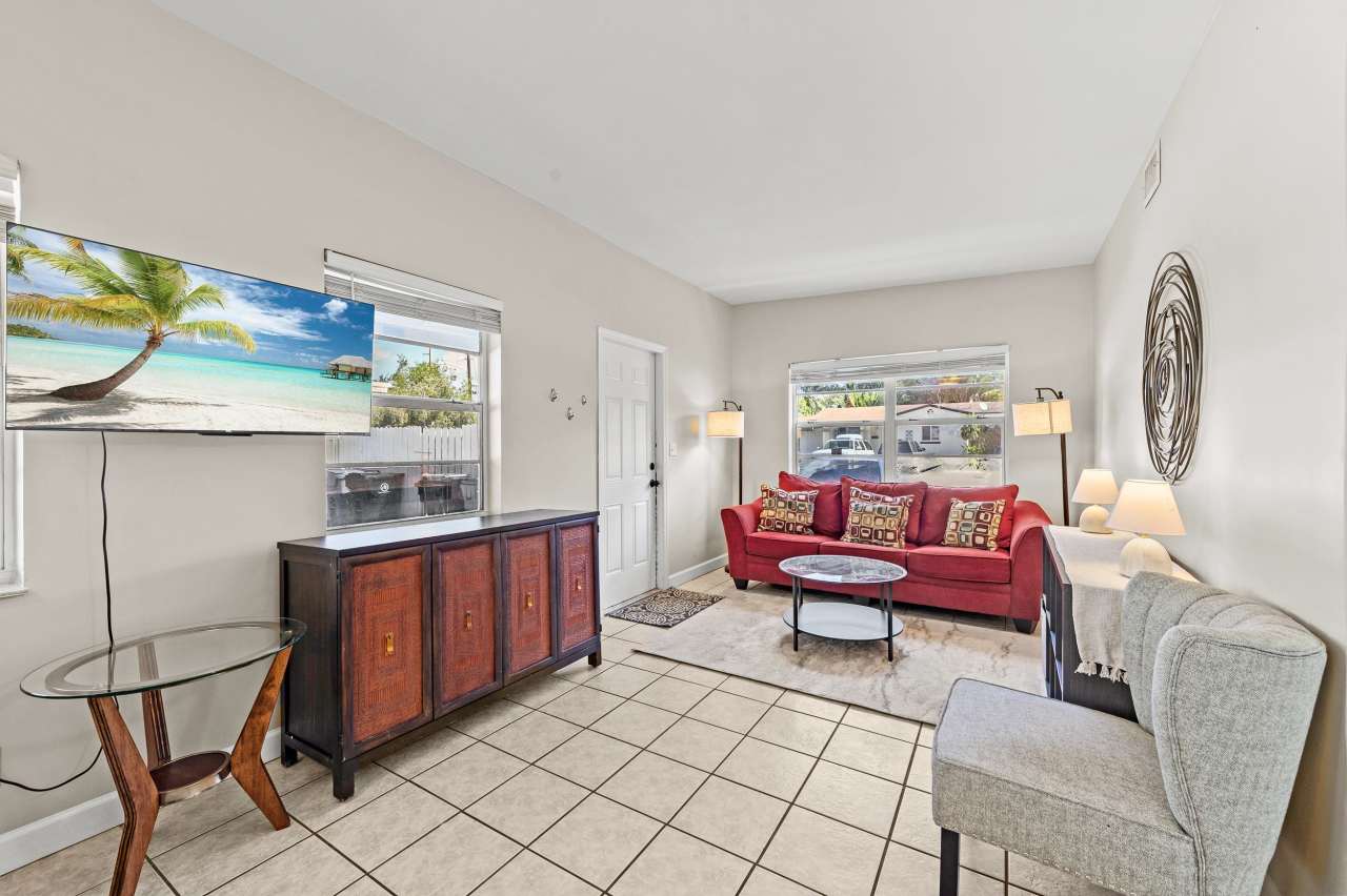 1125 Northeast 5th Avenue