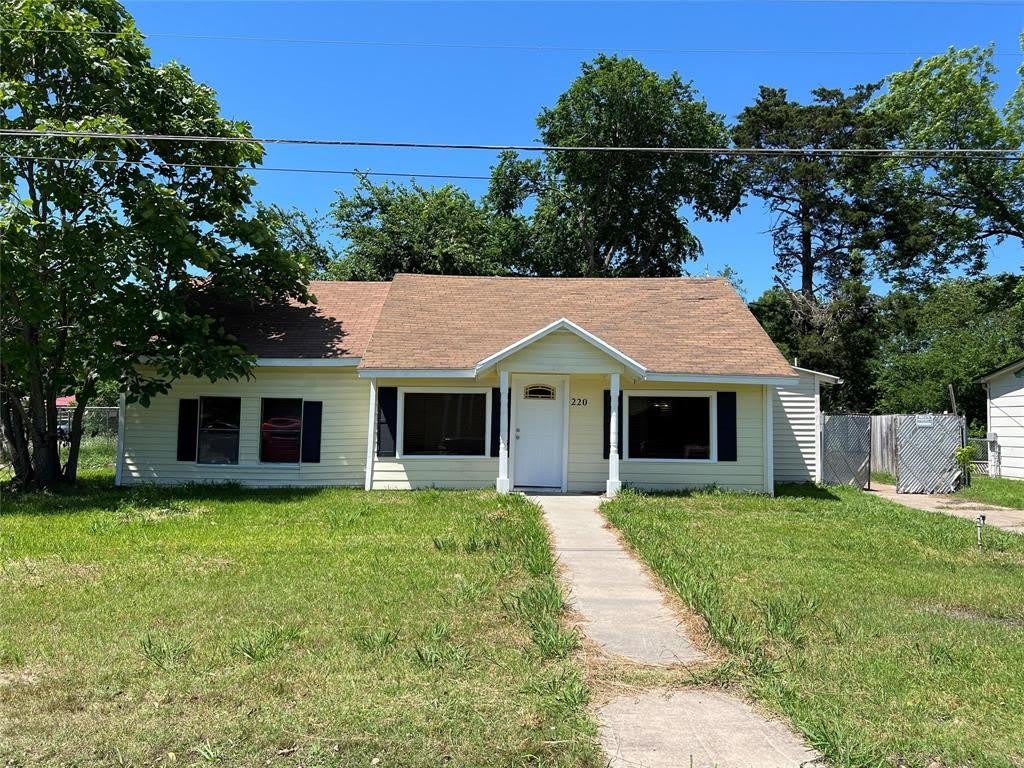 220 W Denison Avenue