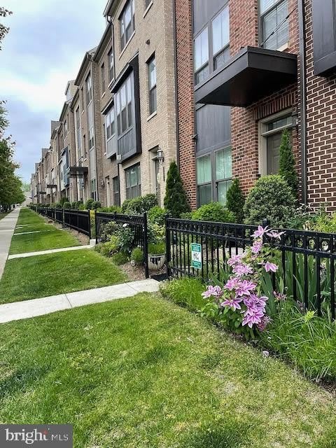 4638 WOODBERRY Street