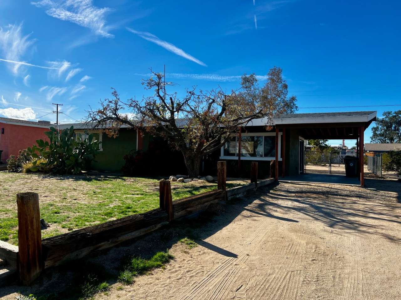 2 Bedroom 1 Bath - Clean and Close To 29 Palms Marine Base