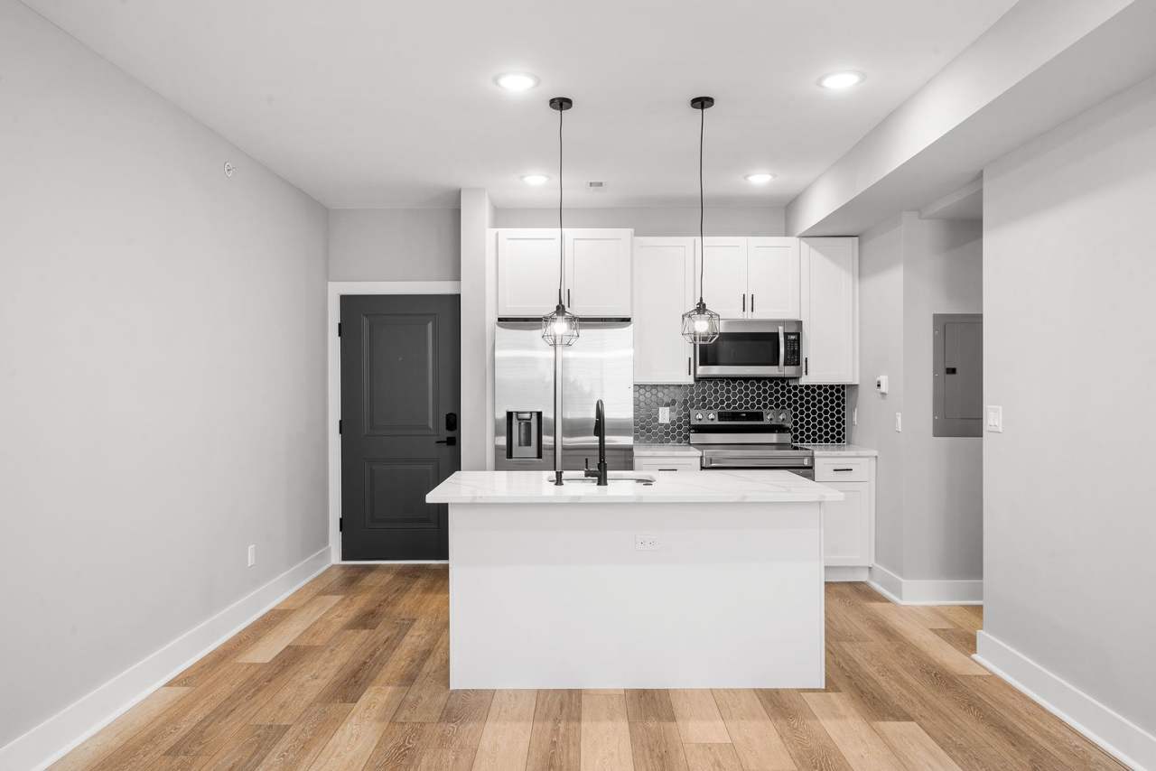 Gorgeous New Diamond St Construction Boasting Luxury Finishes