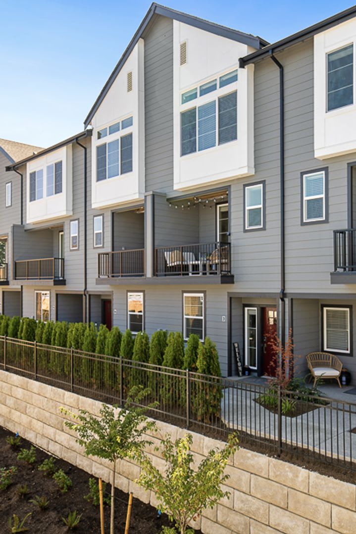 4 Bedroom with a Territorial View!