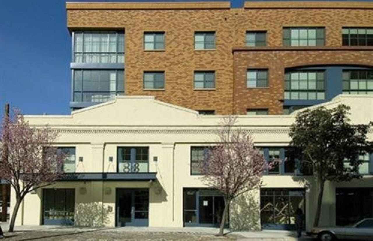 Beautiful Top Floor Corner 1BR Condo with Embarcadero St Waterline and Bay Bridge Views!