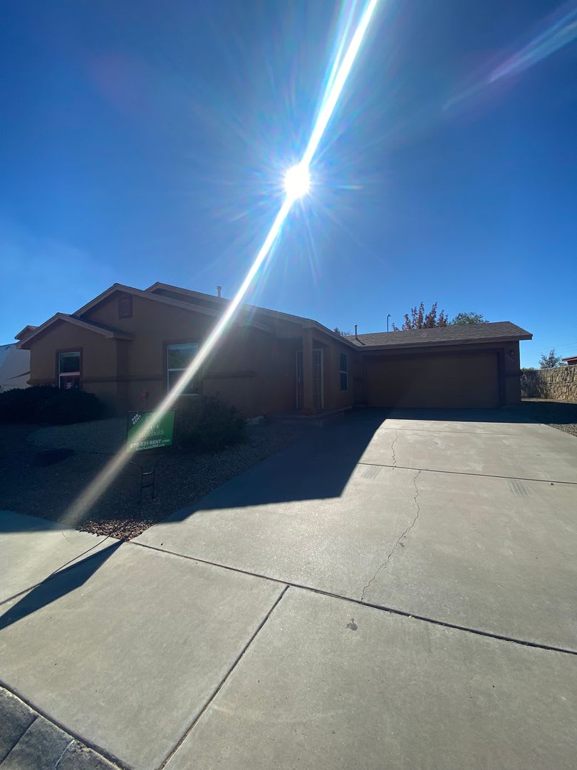 4 Bedroom, 2 Bathroom House Available Now!