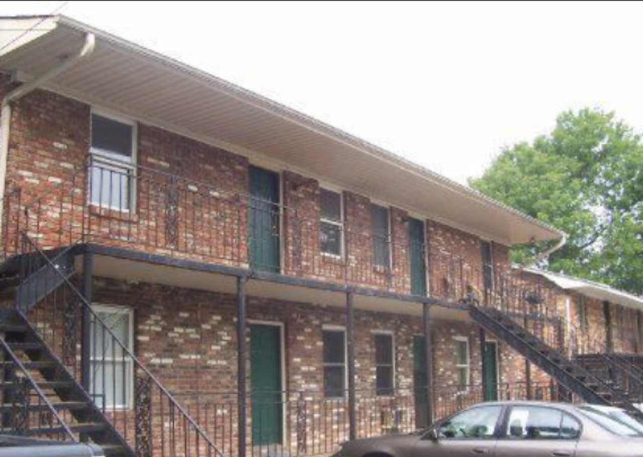Knoxville 37920 - 2 bedroom, 1 bath apartment - Contact Tara Hayes (865) 242-8010