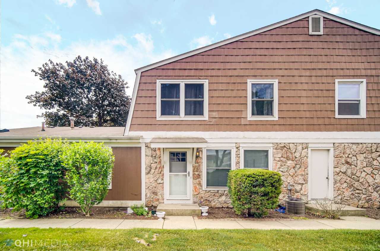 225 Sunset Ct., Vernon Hills