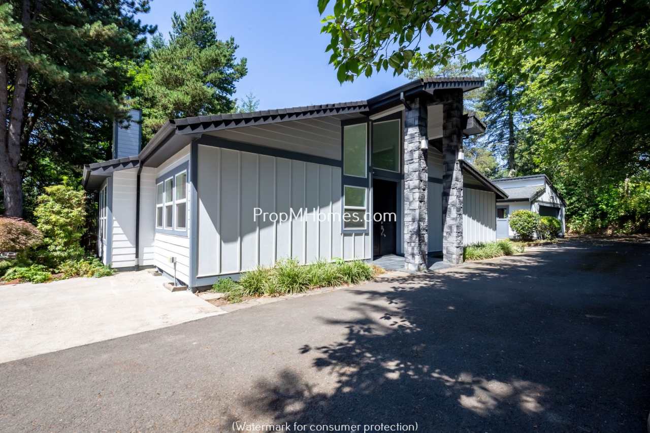 Contemporary Four Bedroom Bull Mountain Home - FREE PET RENT