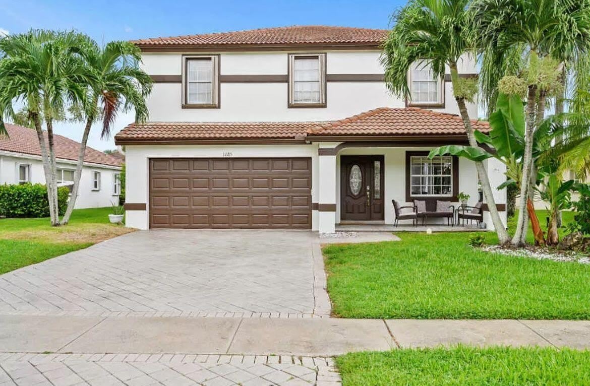 11185 Grandview Manor