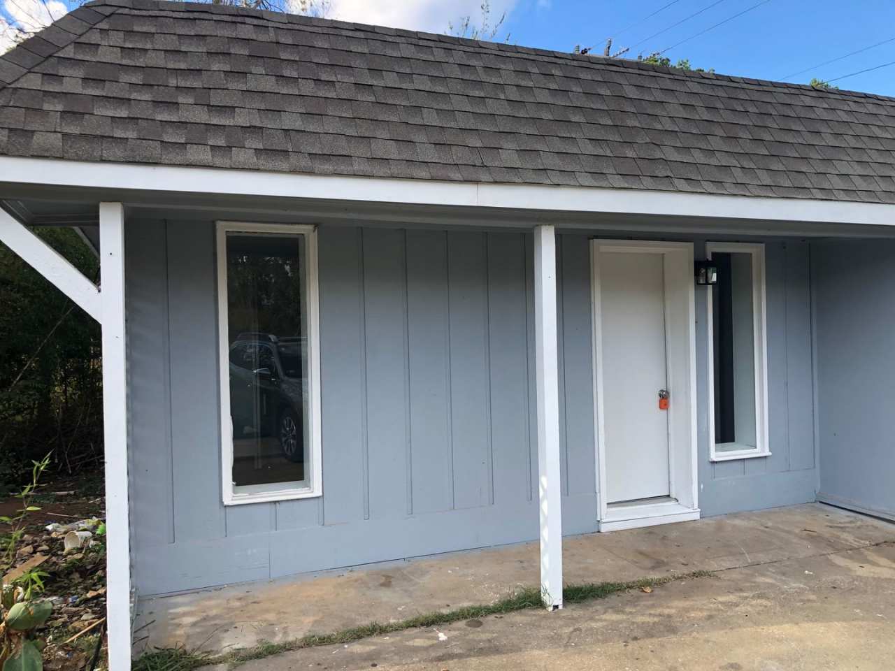 2083-2085 W Meeting St