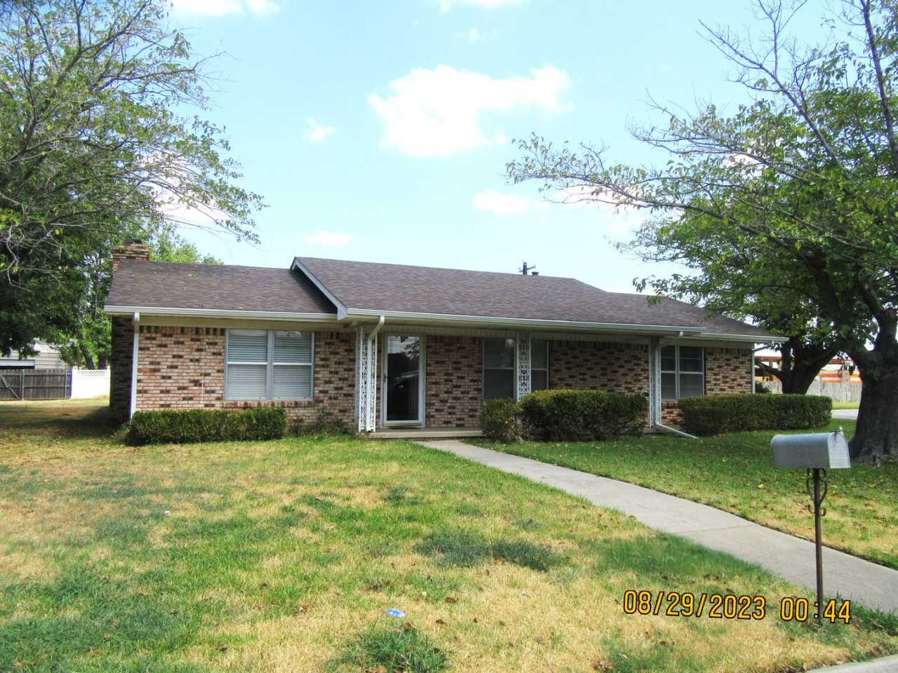 WHITESBORO TX 3/2/2 CHARMING HOME FOR LEASE!