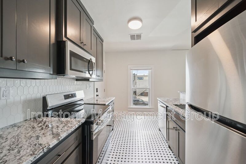 1437 S Peoria Avenue Unit #1