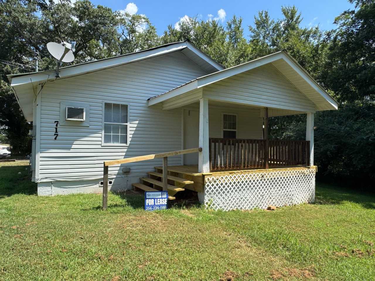 717 Washington St **MOVE IN SPECIAL**