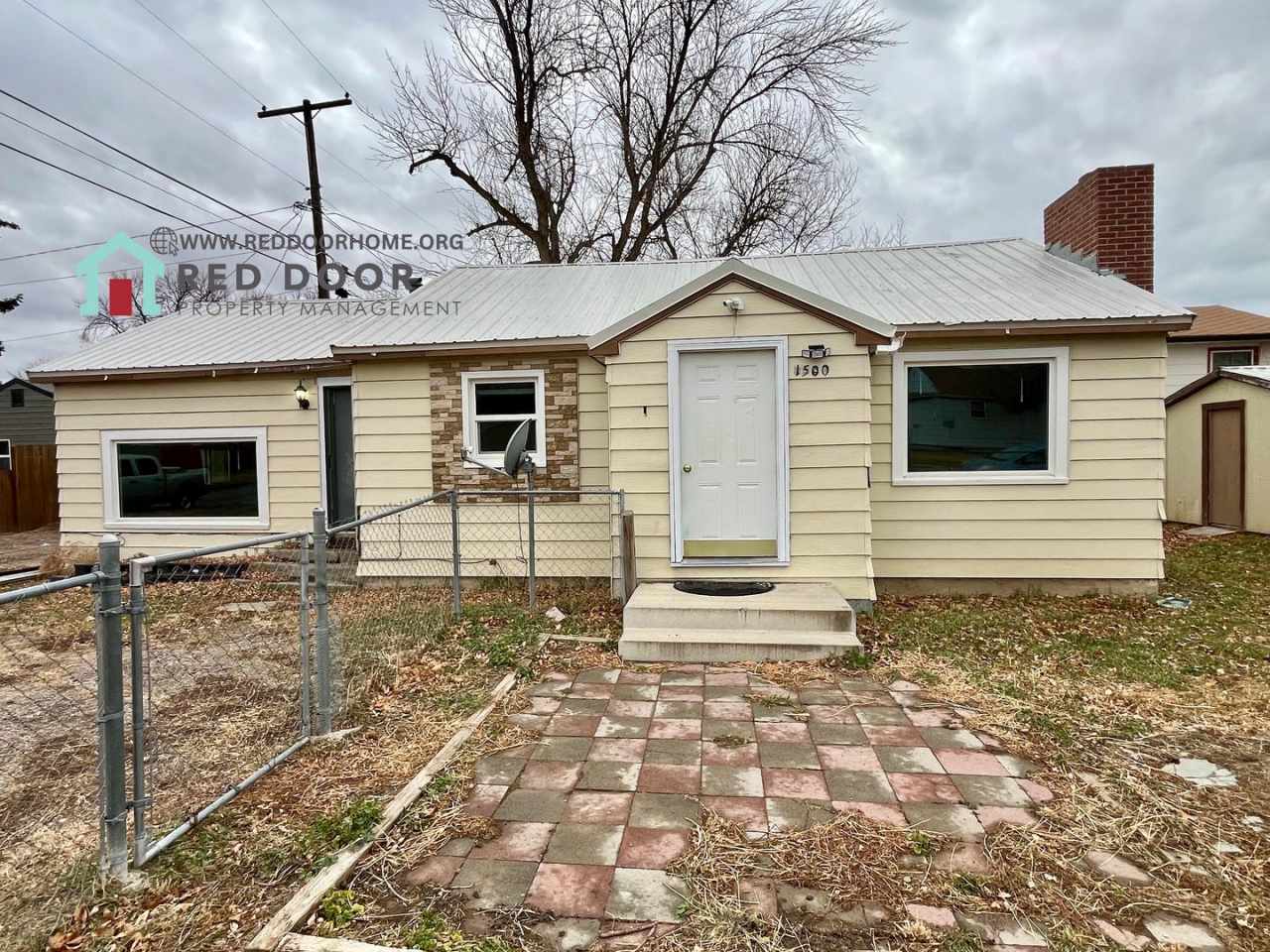 3-Bed, 1-Bath Home on a Spacious Corner Lot – Fenced Yard  Off-Street Parking