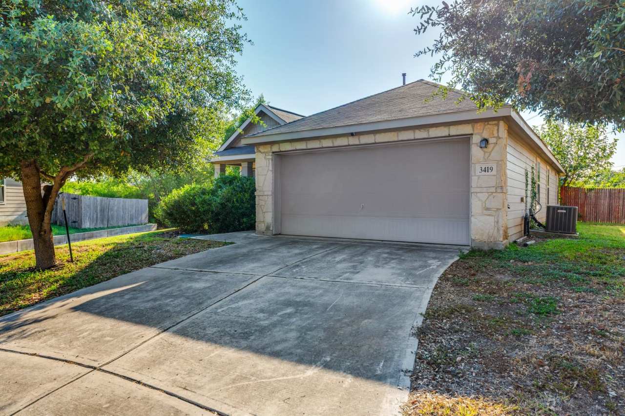 3-BEDROOM, SINGLE STORY HOME IN CANDLEWOOD PARK