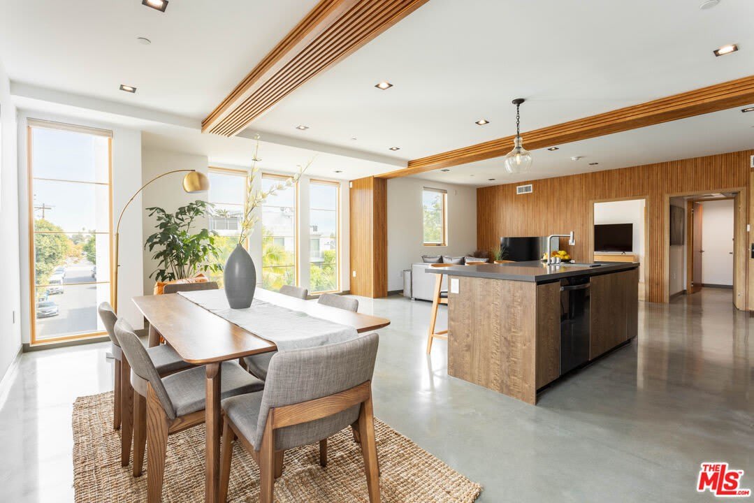 547 N Sweetzer Ave unit: 102