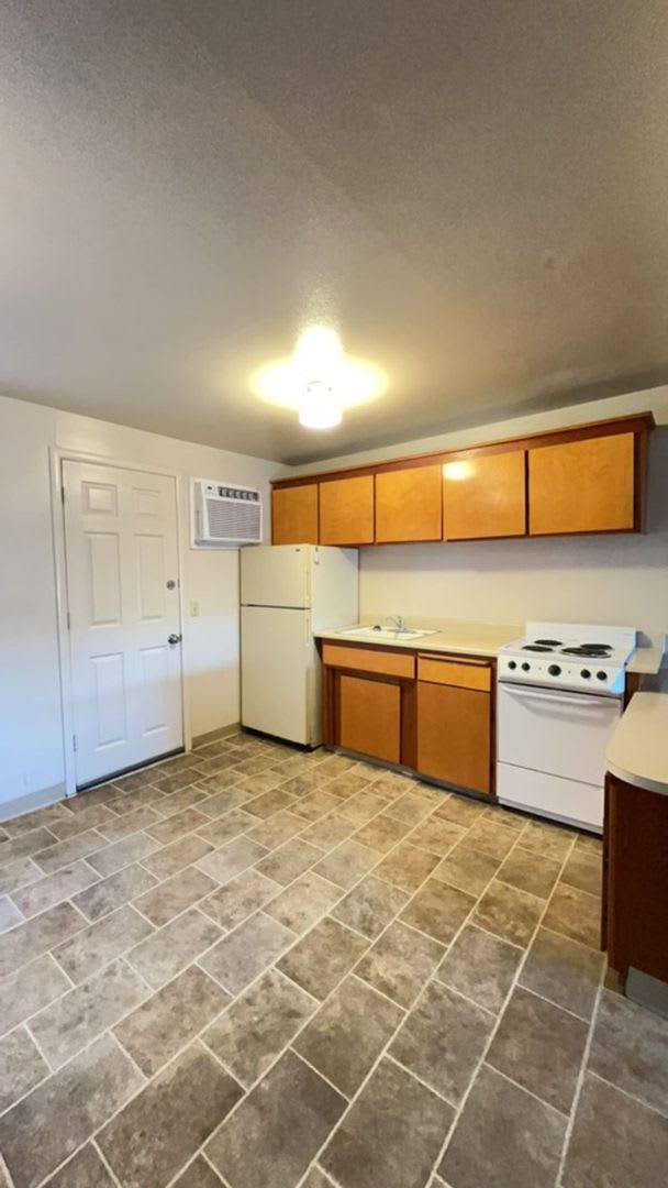 6910 N Santa Fe #1, Winton