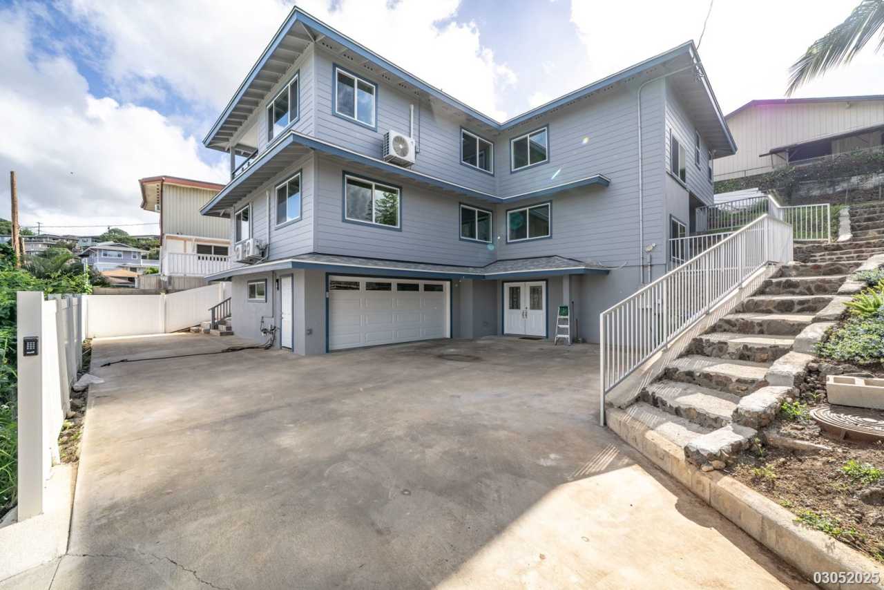 3 Bedroom 2 bathroom Large pet negotiable $3800 1007 Wiliki Drive A