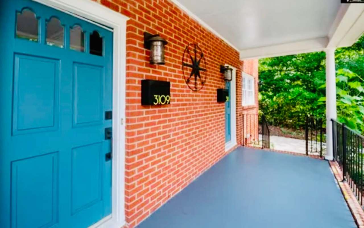 2 Bedroom, 2 Bath within Walking Distance to Starbucks and Basecamp Fitness - Available August 2025!