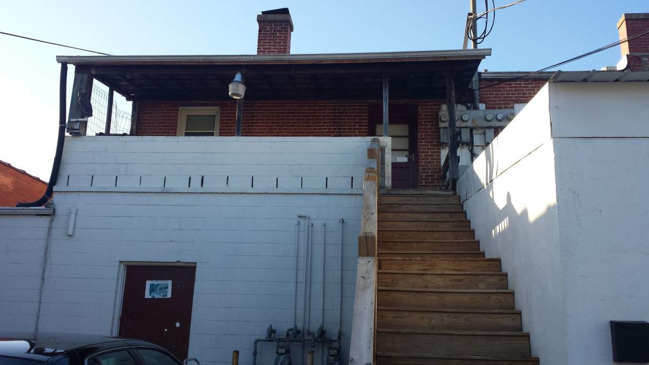 One bedroom apartment with lots of updates!