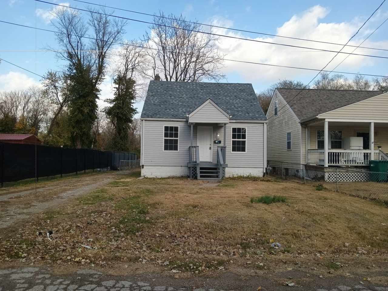 Free rent for December if moved in no later than 12/31/2025! 2 Bedroom House with Basement and Big Backyard!