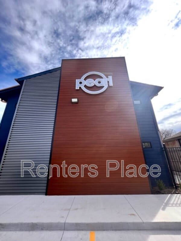 415 South Victor Avenue