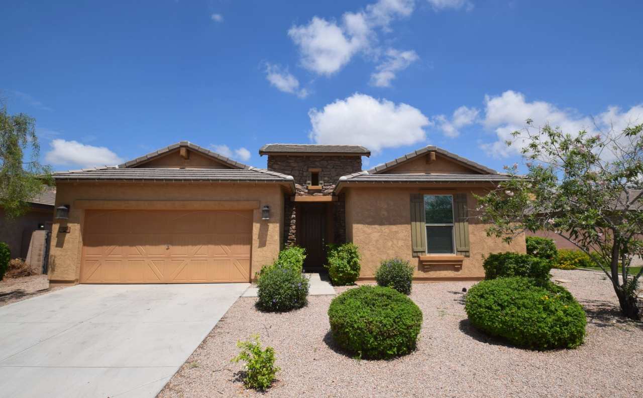 Beautiful single level 4 bedroom 2.5 bath Gilbert home.