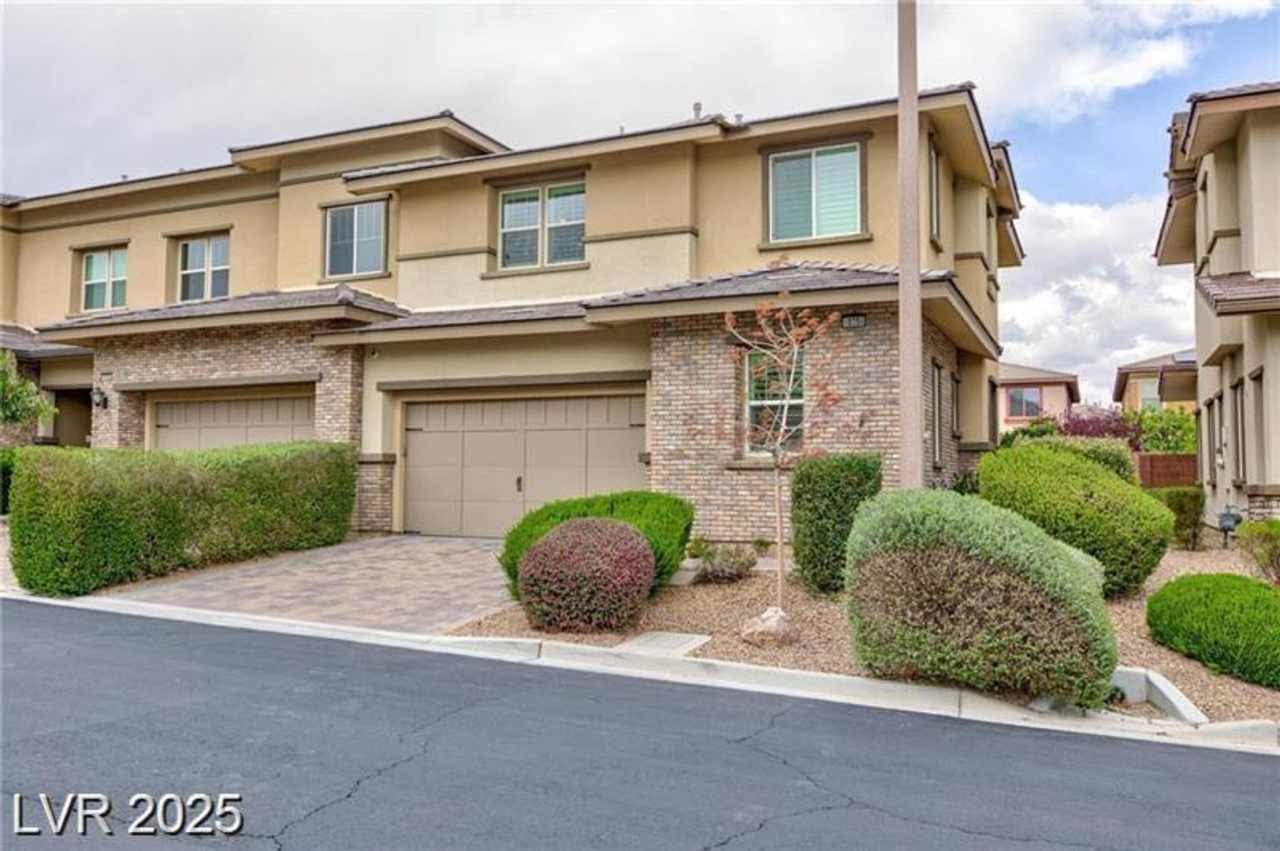 Luxury Meets Convenience | Upgraded Summerlin Townhome with Custom Touches  EV Perks