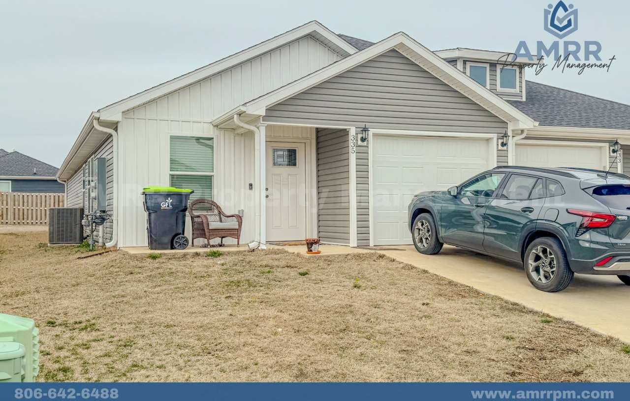 3 BEDROOM TOWNHOME IN DUENWEG!