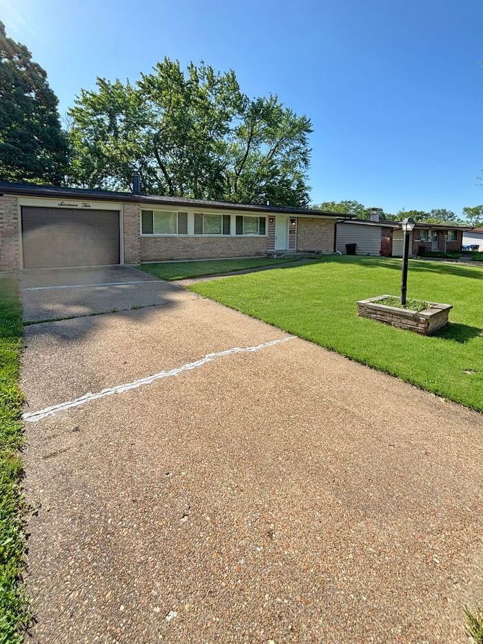 1610 Gallant Fox Drive