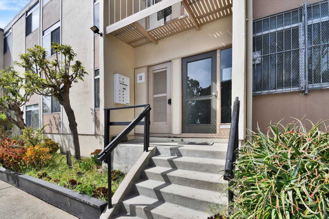 10 Quickstep Lane, APT 4